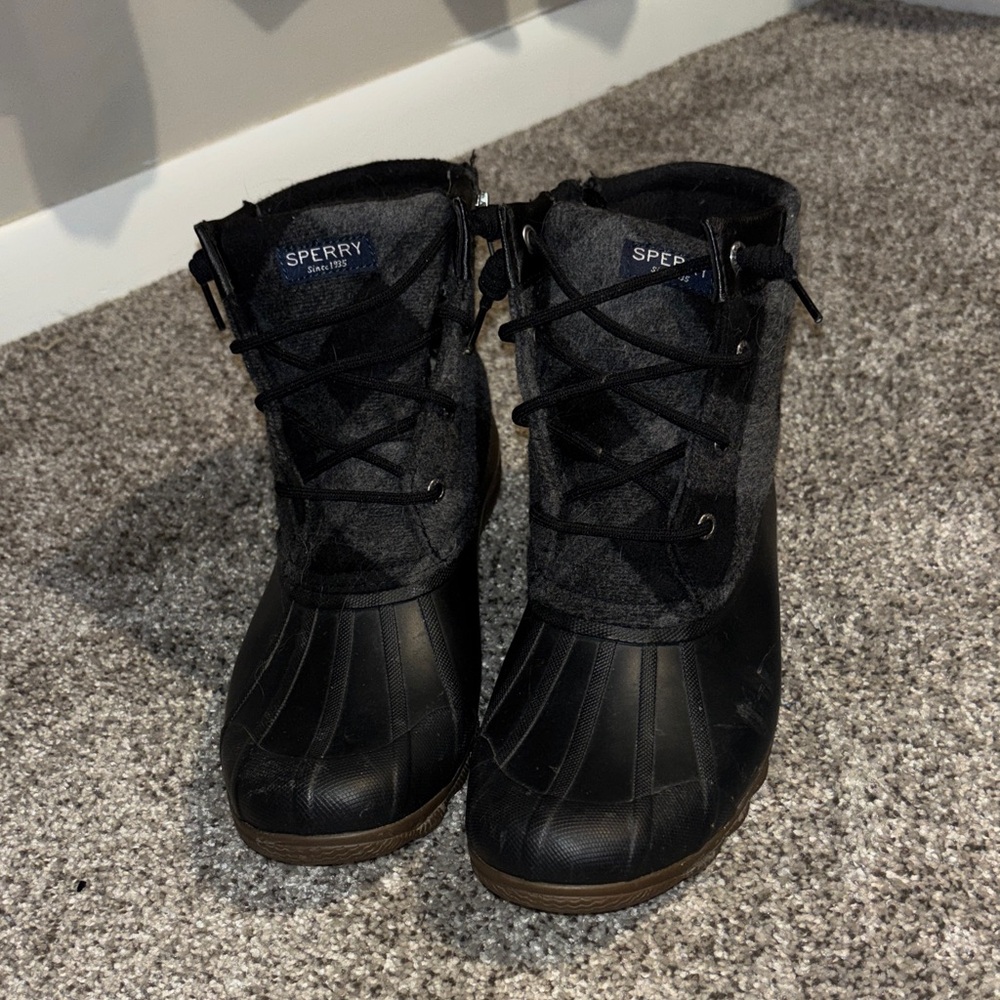 Sperry Women's Black and Dark Gray Winter Boots